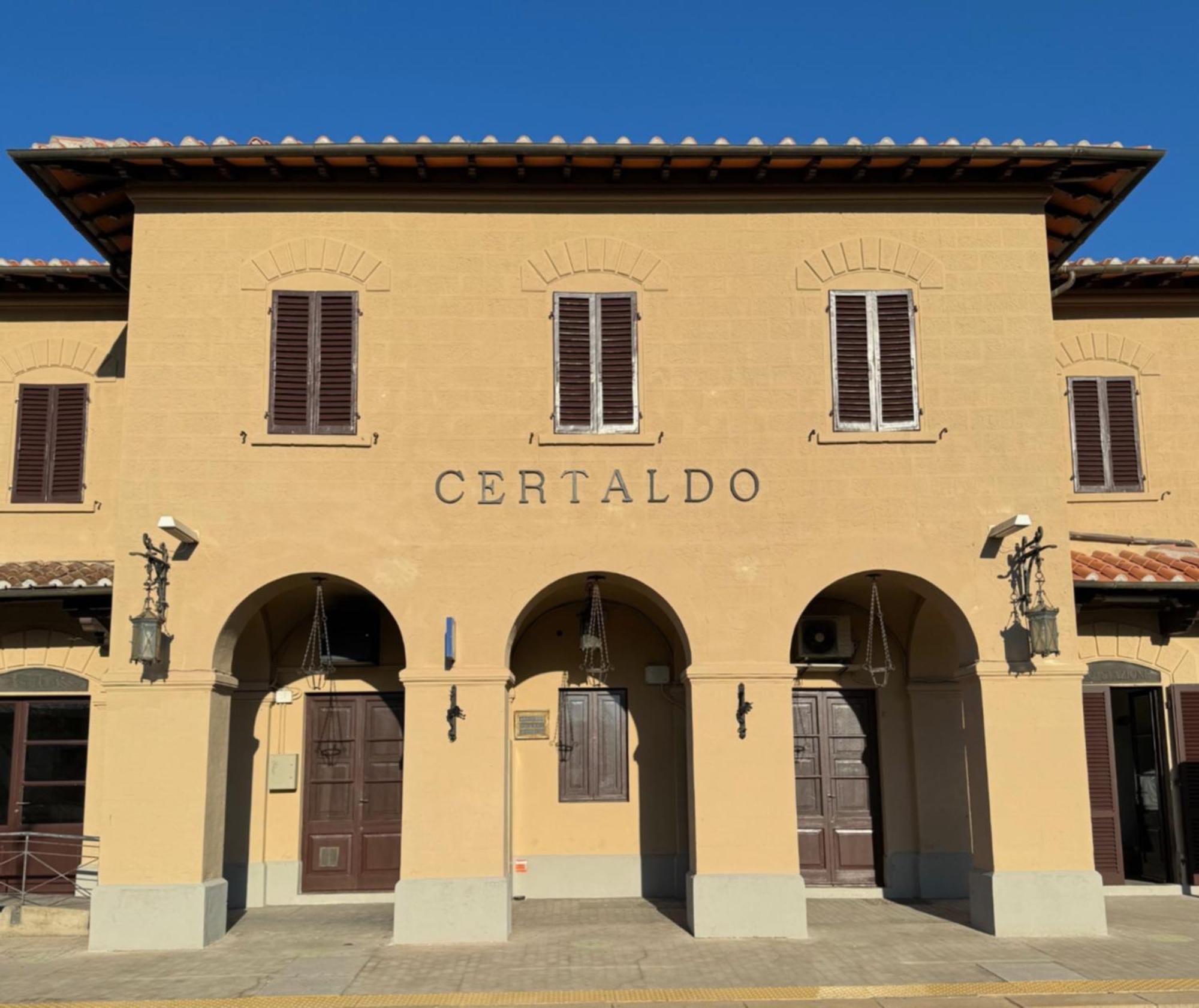 Casa Giulia, Il Gioiello Del Borgo Apartment Черталдо Екстериор снимка