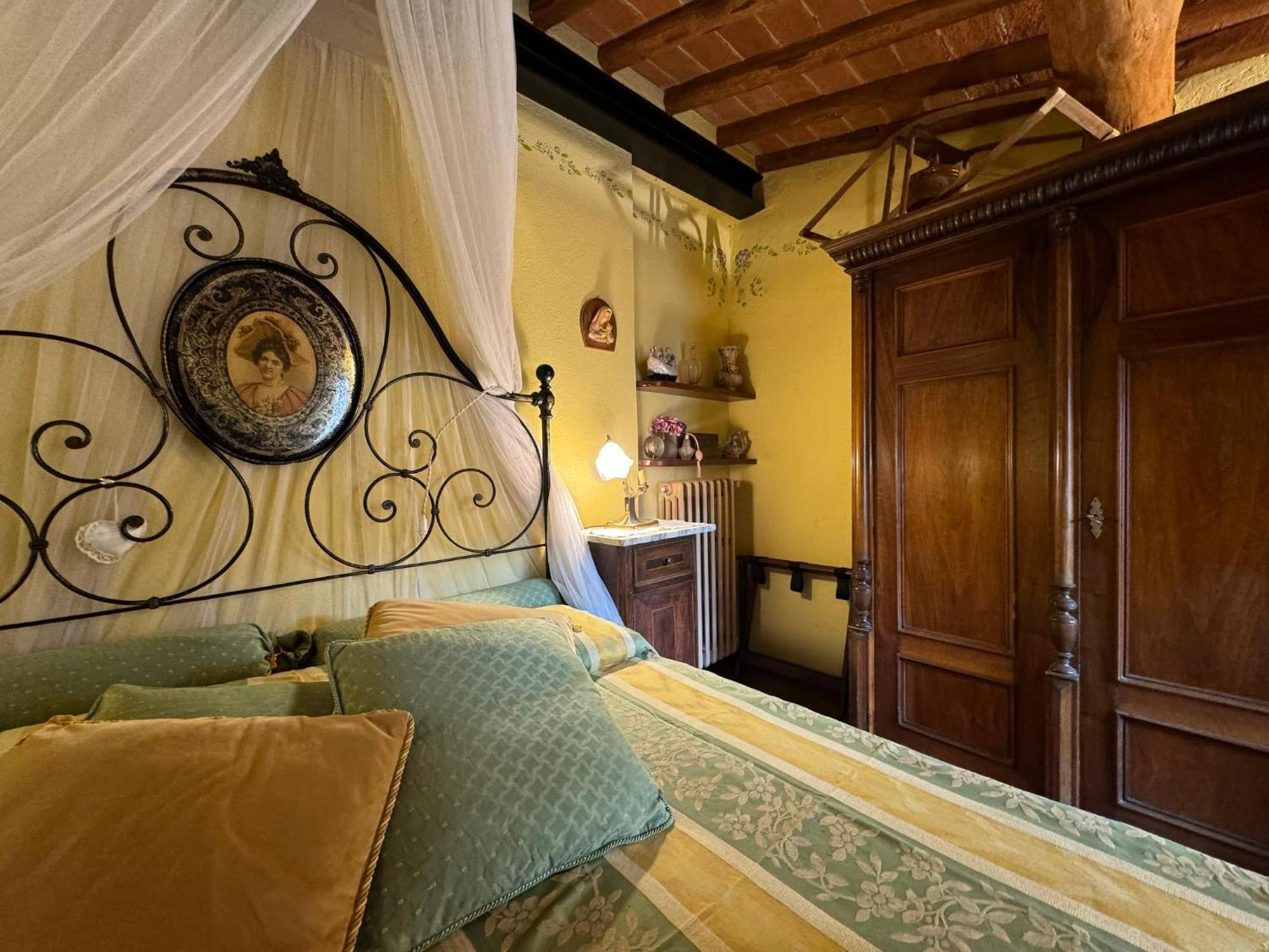 Casa Giulia, Il Gioiello Del Borgo Apartment Черталдо Екстериор снимка