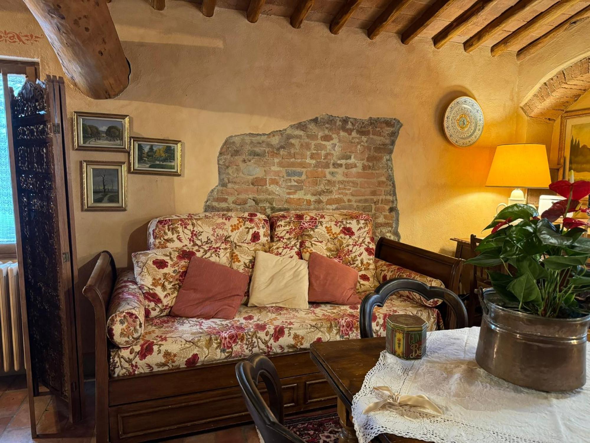 Casa Giulia, Il Gioiello Del Borgo Apartment Черталдо Екстериор снимка