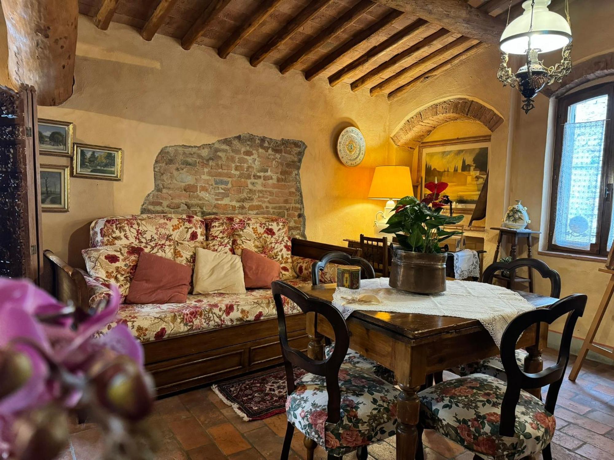 Casa Giulia, Il Gioiello Del Borgo Apartment Черталдо Екстериор снимка