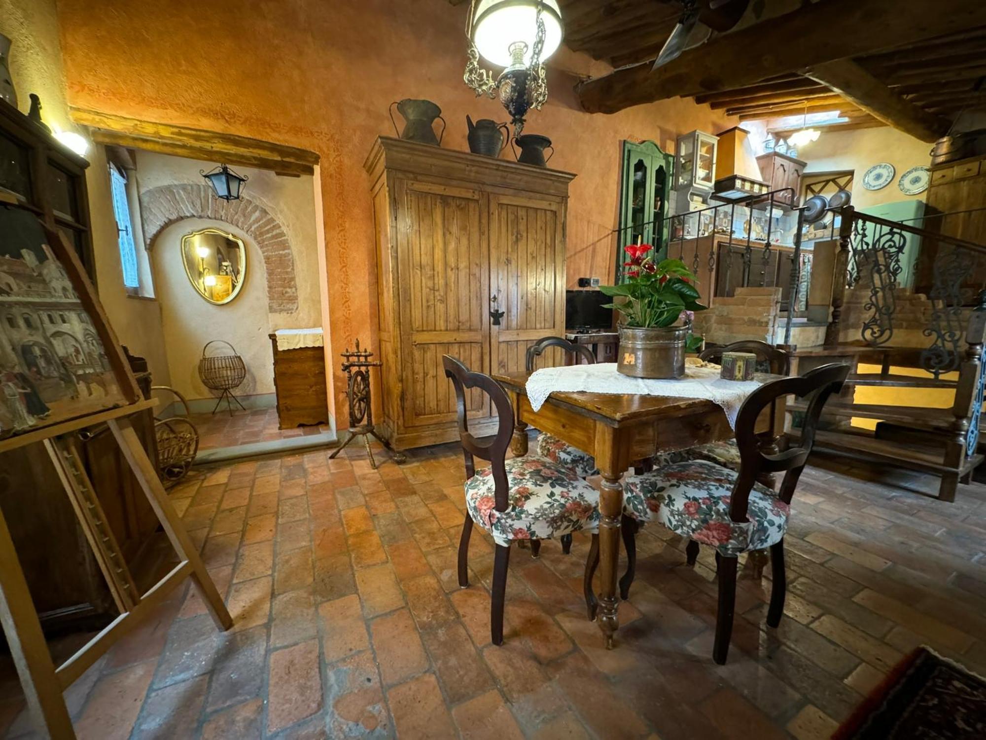Casa Giulia, Il Gioiello Del Borgo Apartment Черталдо Екстериор снимка