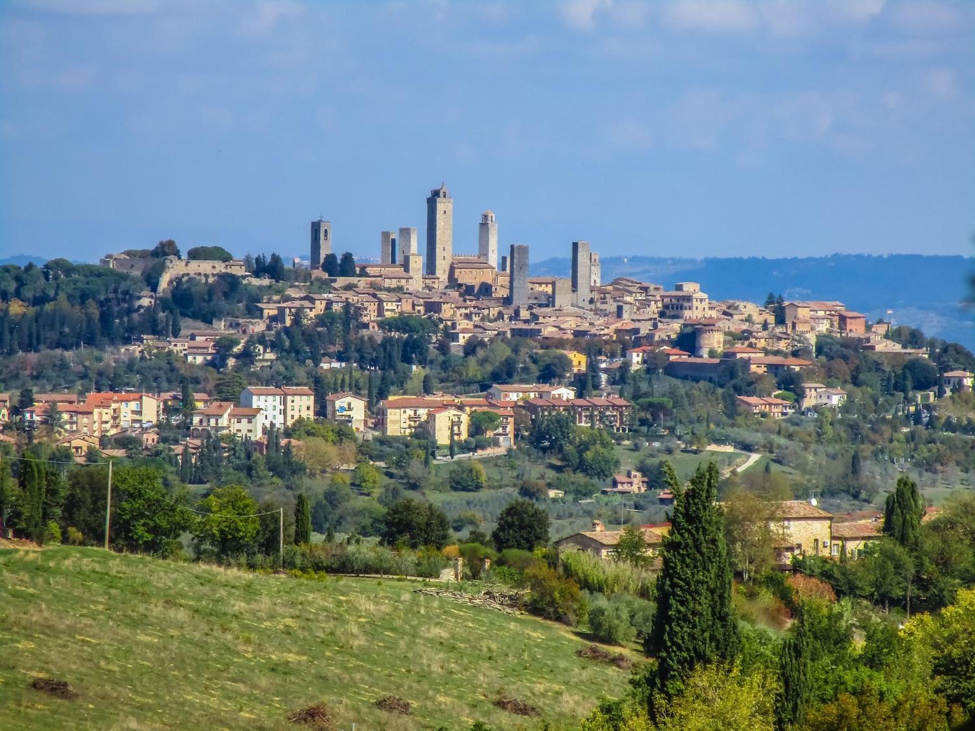 Casa Giulia, Il Gioiello Del Borgo Apartment Черталдо Екстериор снимка